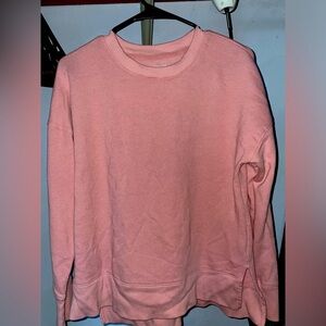 Very stylish pink crewneck for women for fall